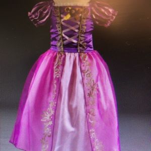 New with tag Rapunzel dressPerfect for Halloween!